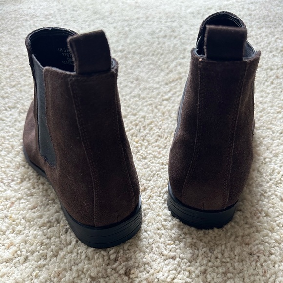 ASOS Chelsea Boots - Picture 2 of 8
